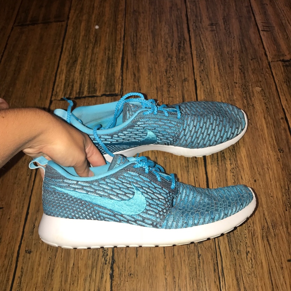 Nike Tennis Shoes